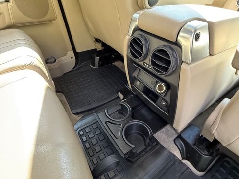 Used 2016 Land Rover LR4 HSE Silver Edition image 17