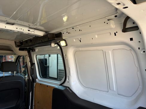 Used 2015 Ford Transit Connect XL image 18