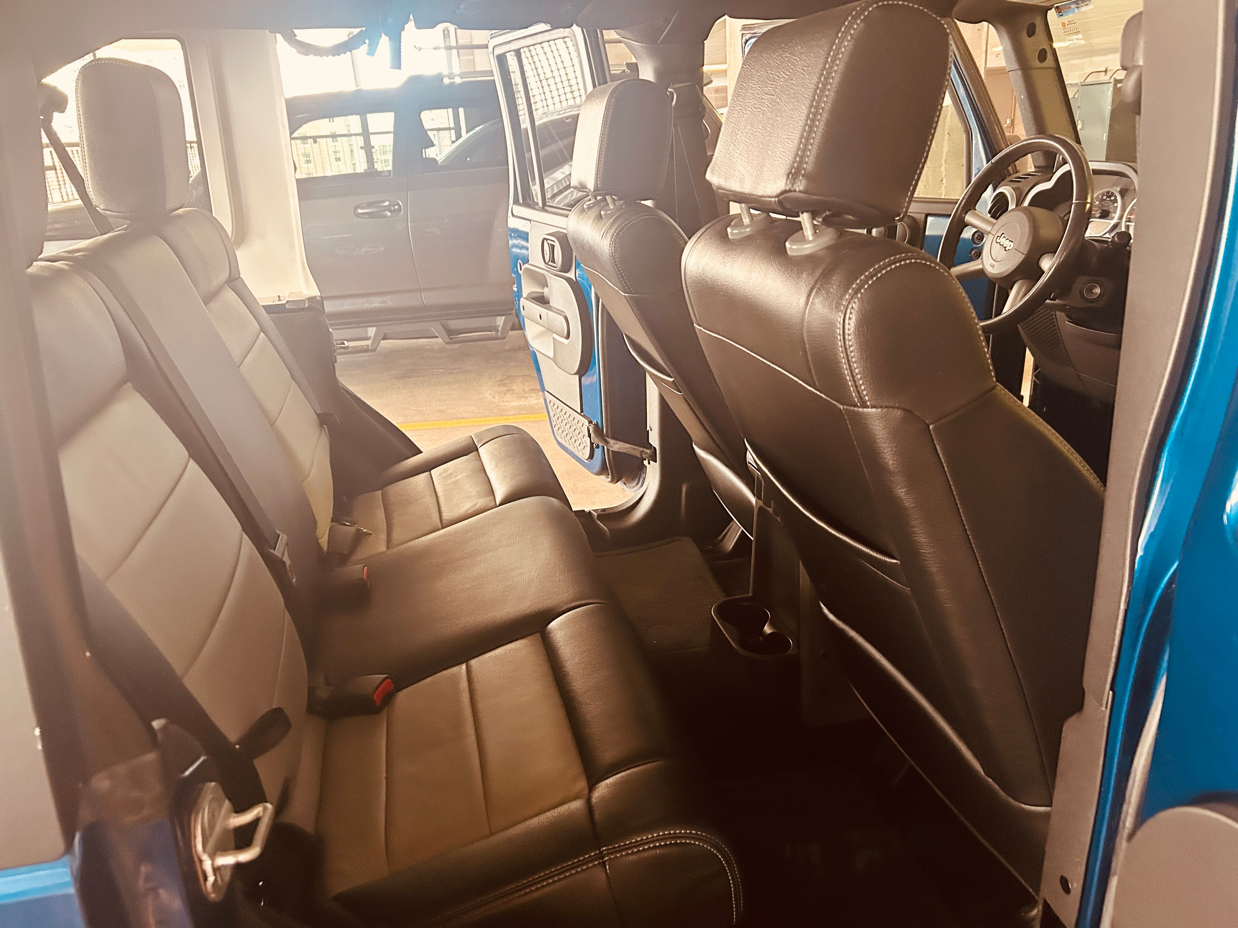 Used 2010 Jeep Wrangler Unlimited Sahara w/ Dual Top Group AWD/4WD image 20