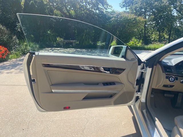 Used 2011 Mercedes-Benz E 350 Cabriolet image 18