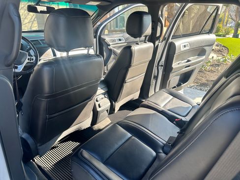 Used 2013 Ford Explorer XLT image 8