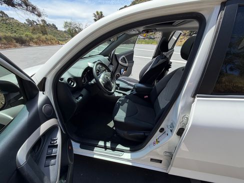 Used 2008 Toyota RAV4 Sport image 18