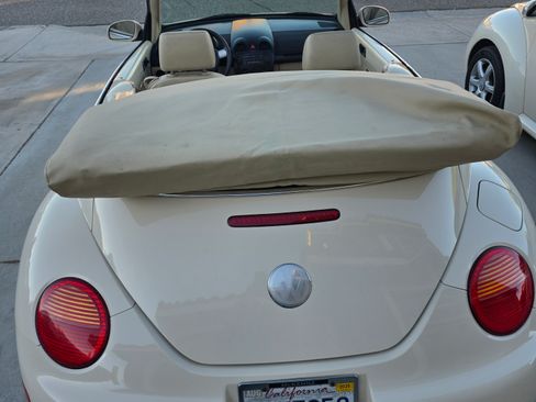 Used 2005 Volkswagen Beetle GLS image 4