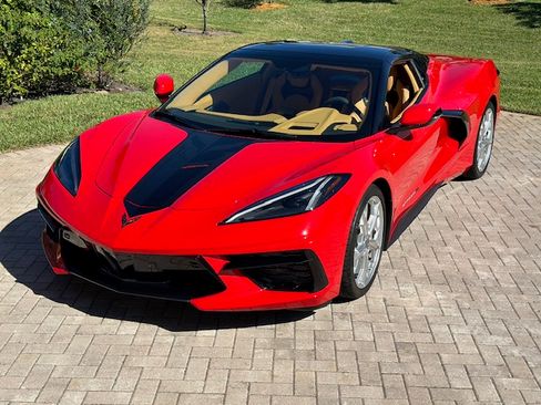 Used 2022 Chevrolet Corvette Stingray Premium Conv image 2