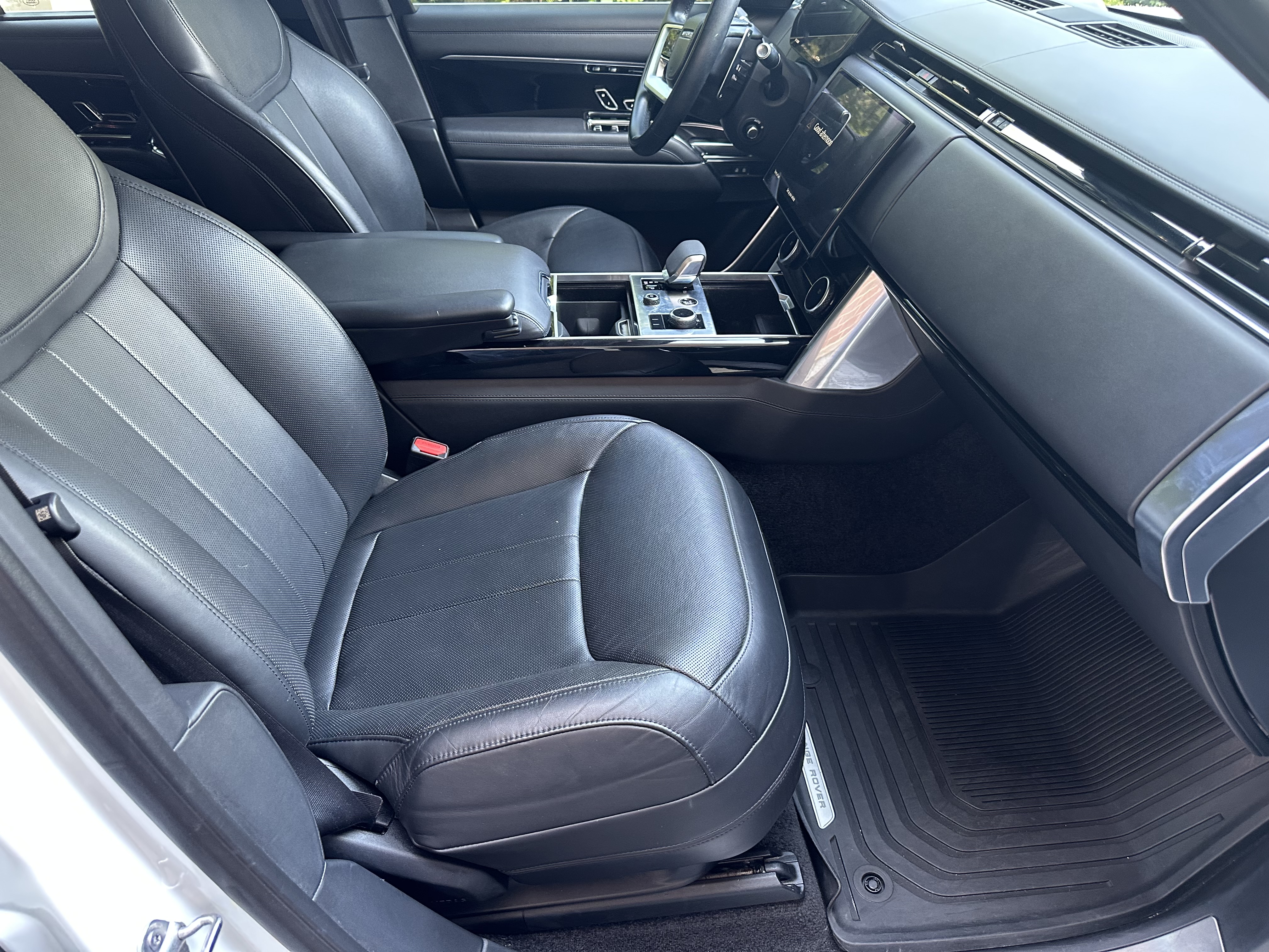 Used 2022 Land Rover Range Rover SE AWD/4WD image 9
