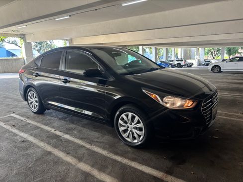 Used 2022 Hyundai Accent SE FWD image 6