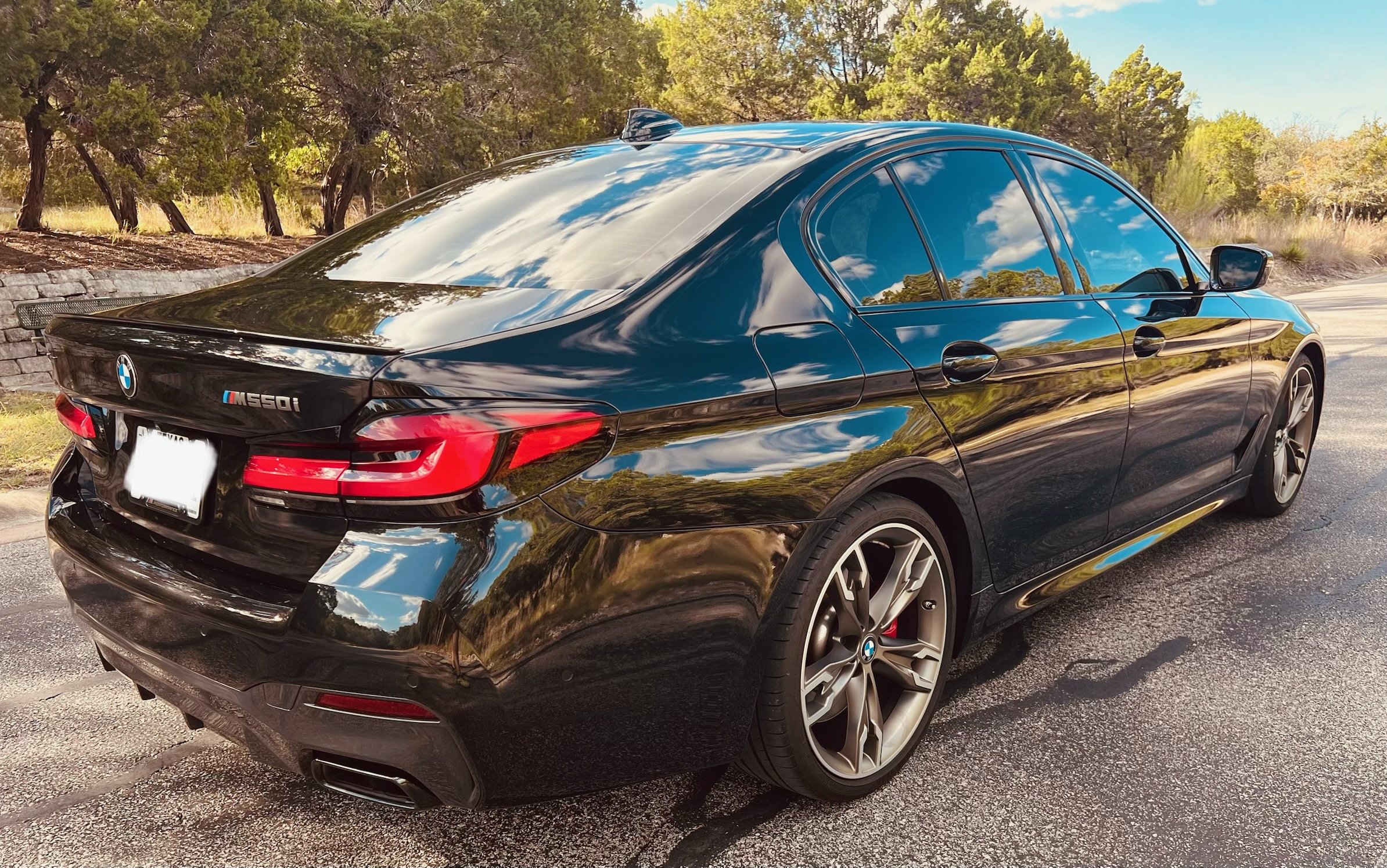 Used 2022 BMW M550i xDrive w/ Executive Package AWD/4WD image 8