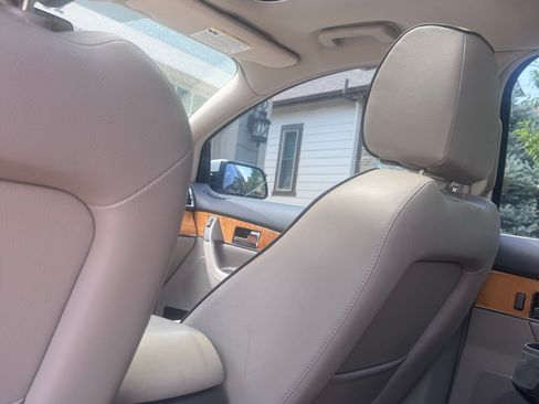 Used 2013 Lincoln MKX AWD image 9
