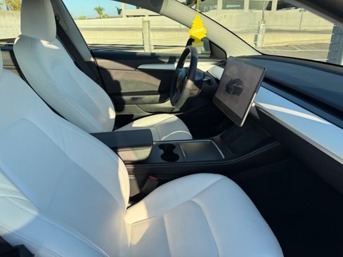 Used 2023 Tesla Model 3 Standard Range image 10