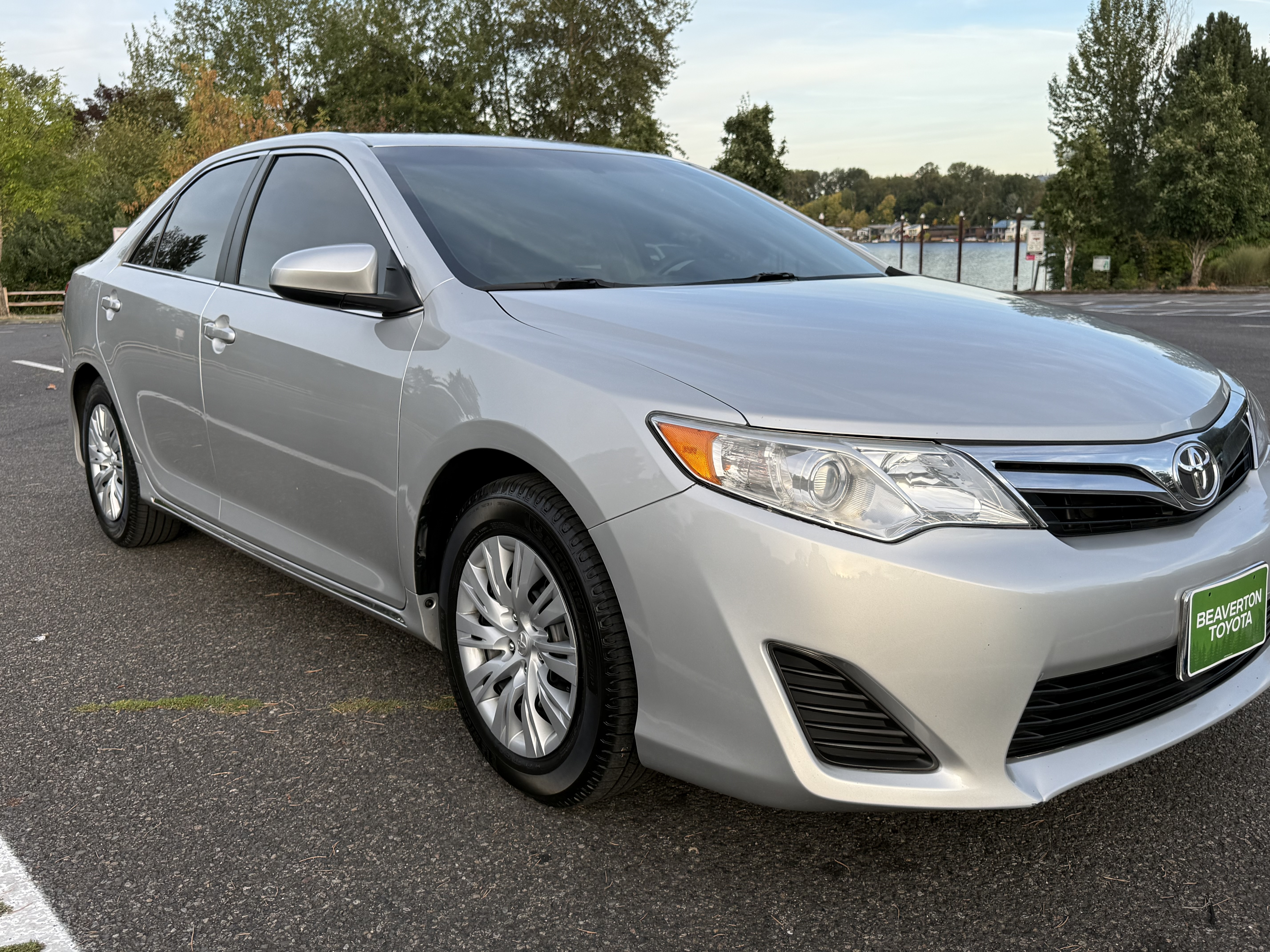Used 2014 Toyota Camry LE FWD image 1