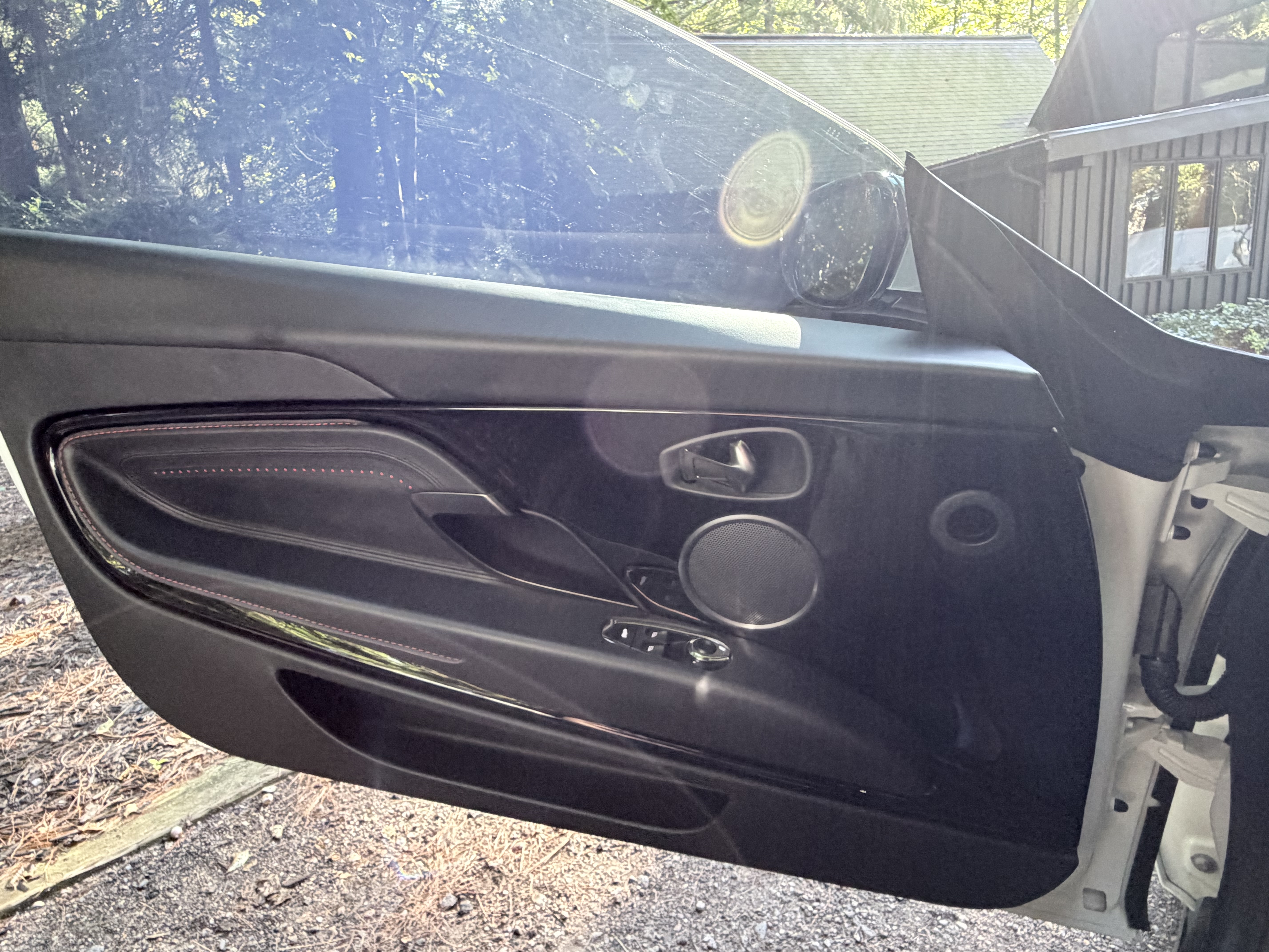 Used 2018 Aston Martin DB11 V12 RWD image 6