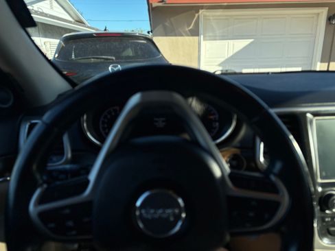 Used 2015 Jeep Grand Cherokee Limited image 15