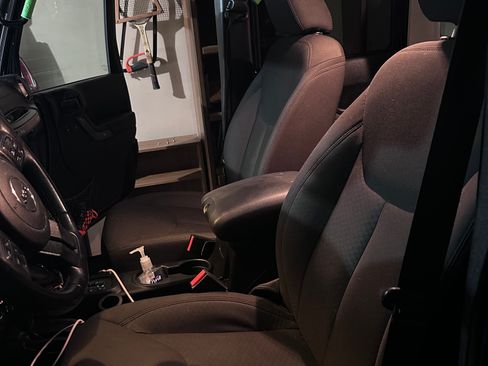 Used 2017 Jeep Wrangler Unlimited Sport w/ Quick Order Package 24S image 10