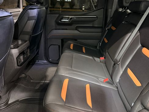 Used 2025 GMC Sierra 1500 AT4 w/ AT4 Premium Package image 10