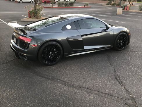 Used 2018 Audi R8 V10 plus image 1