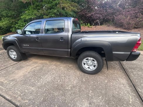 Used 2014 Toyota Tacoma PreRunner RWD image 5