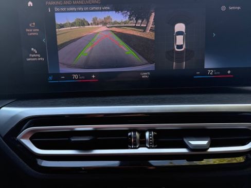 Used 2023 BMW i4 eDrive40 w/ M Sport Package image 9