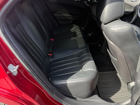 Used 2014 Chrysler 300 S image 9