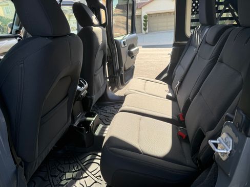 Used 2019 Jeep Wrangler Unlimited Sport S AWD/4WD image 16