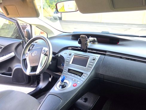 Used 2015 Toyota Prius Four image 8