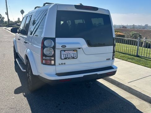 Used 2016 Land Rover LR4 HSE Silver Edition image 8