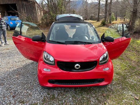 Used 2017 smart fortwo electric drive image 6