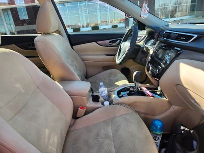 Used 2016 Nissan Rogue SV w/ SV Moonroof Package