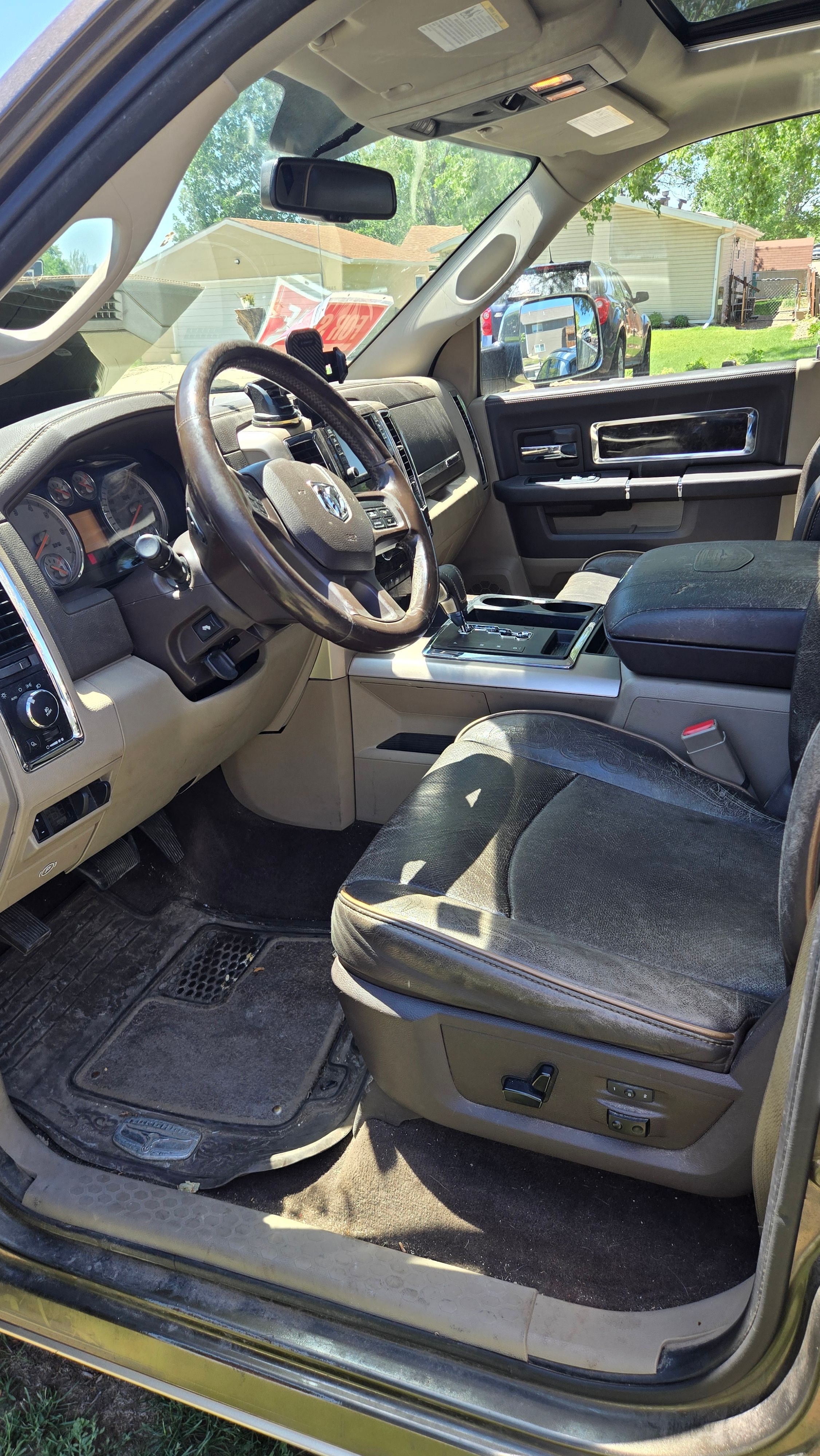 Used 2012 RAM 1500 Laramie Longhorn AWD/4WD image 5