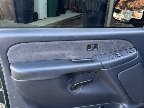 Used 2002 Chevrolet Silverado 1500 LS w/ Electrical Convenience Pkg image 15