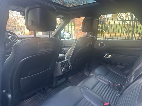 Used 2023 Land Rover Discovery S image 20
