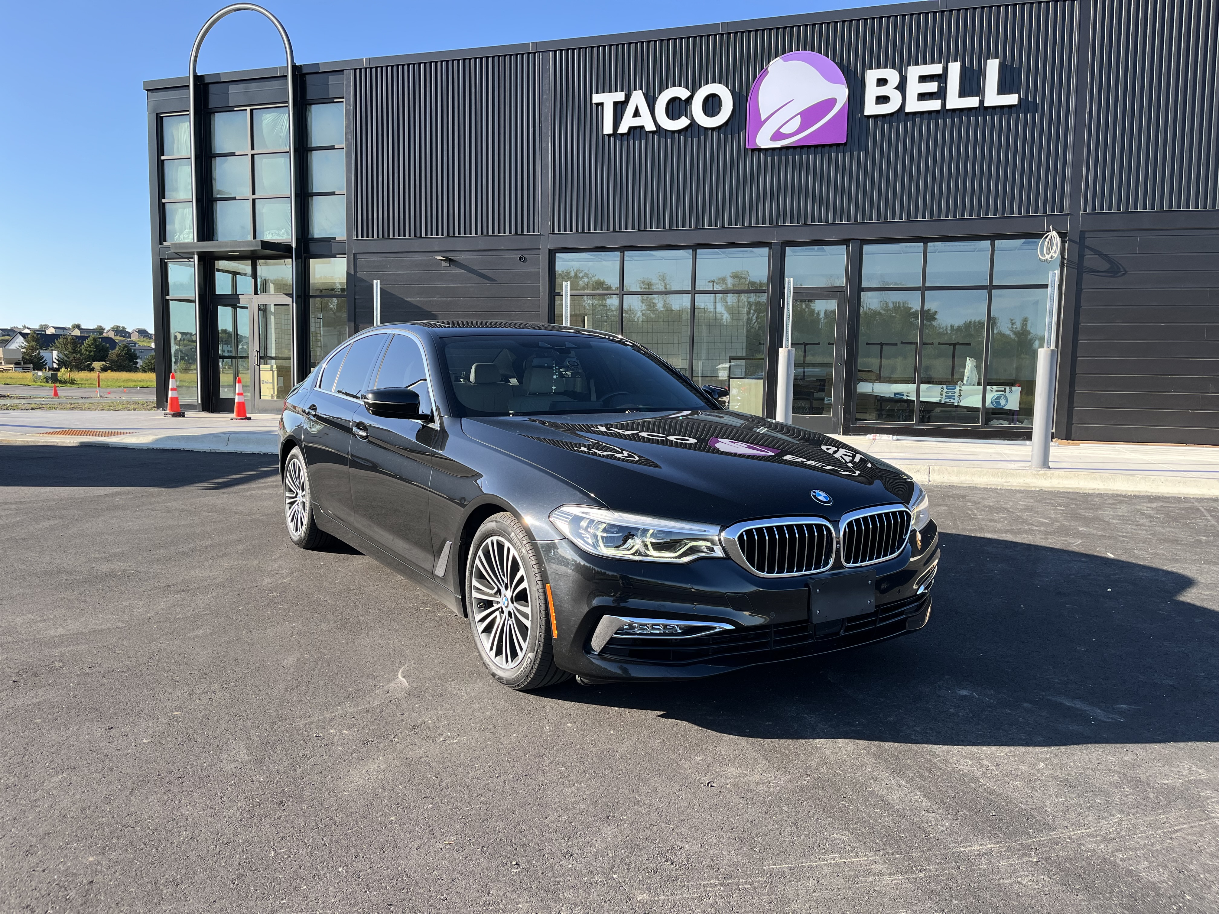 Used 2017 BMW 540i xDrive AWD/4WD image 1