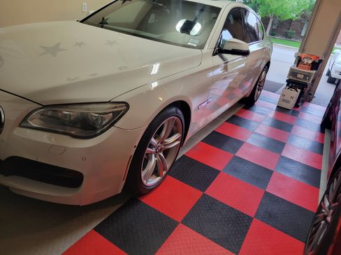 Used 2014 BMW 750i RWD image 4