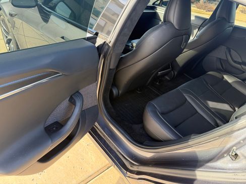 Used 2021 Tesla Model S Plaid image 14