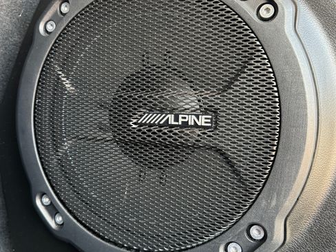 Used 2022 Jeep Wrangler Unlimited Sahara w/ Cold Weather Group image 9