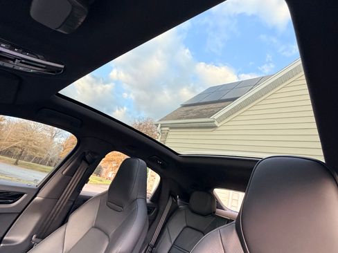 Used 2022 Porsche Cayenne E-Hybrid Coupe image 11