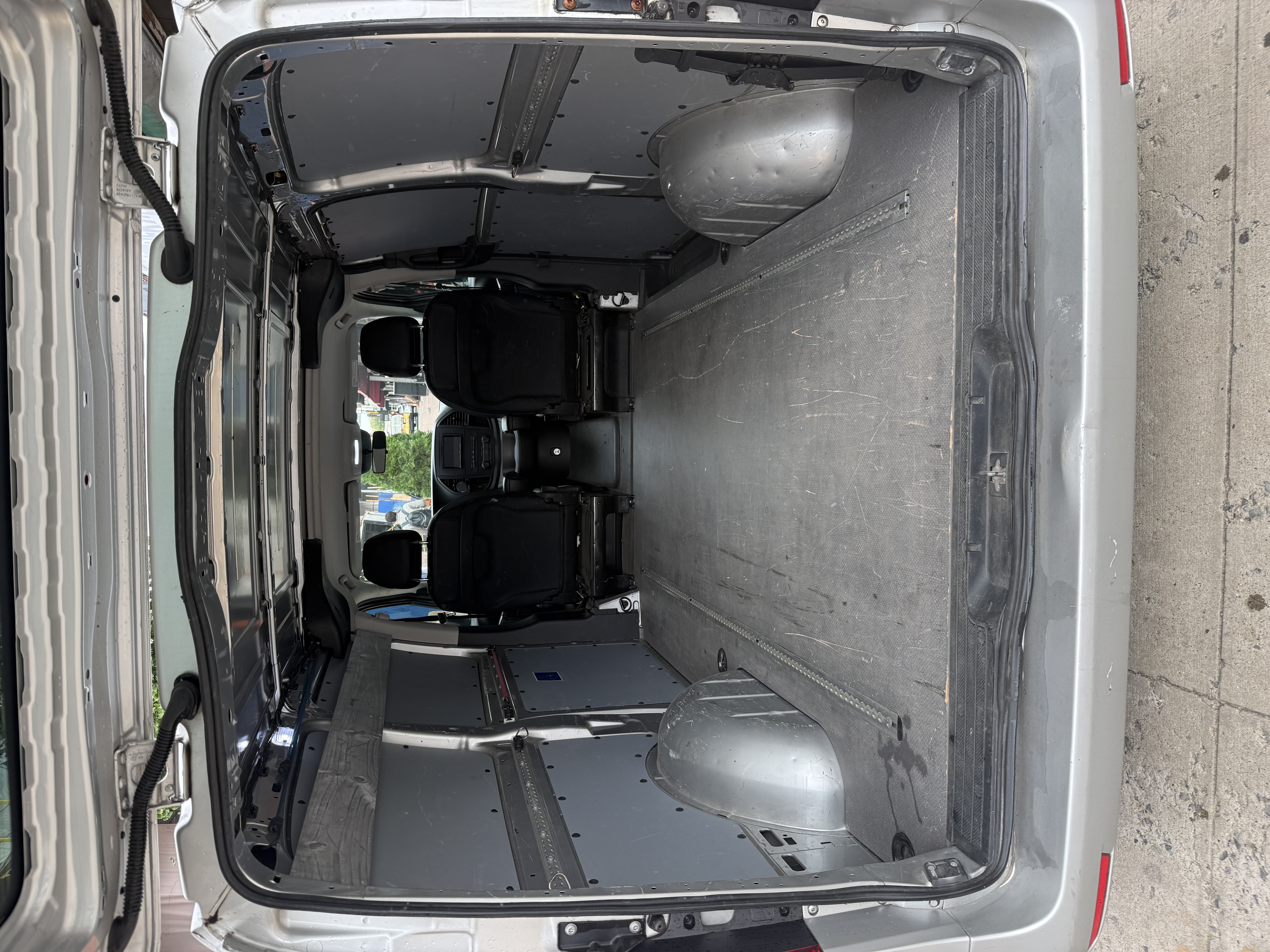 Used 2017 Mercedes-Benz Metris image 9
