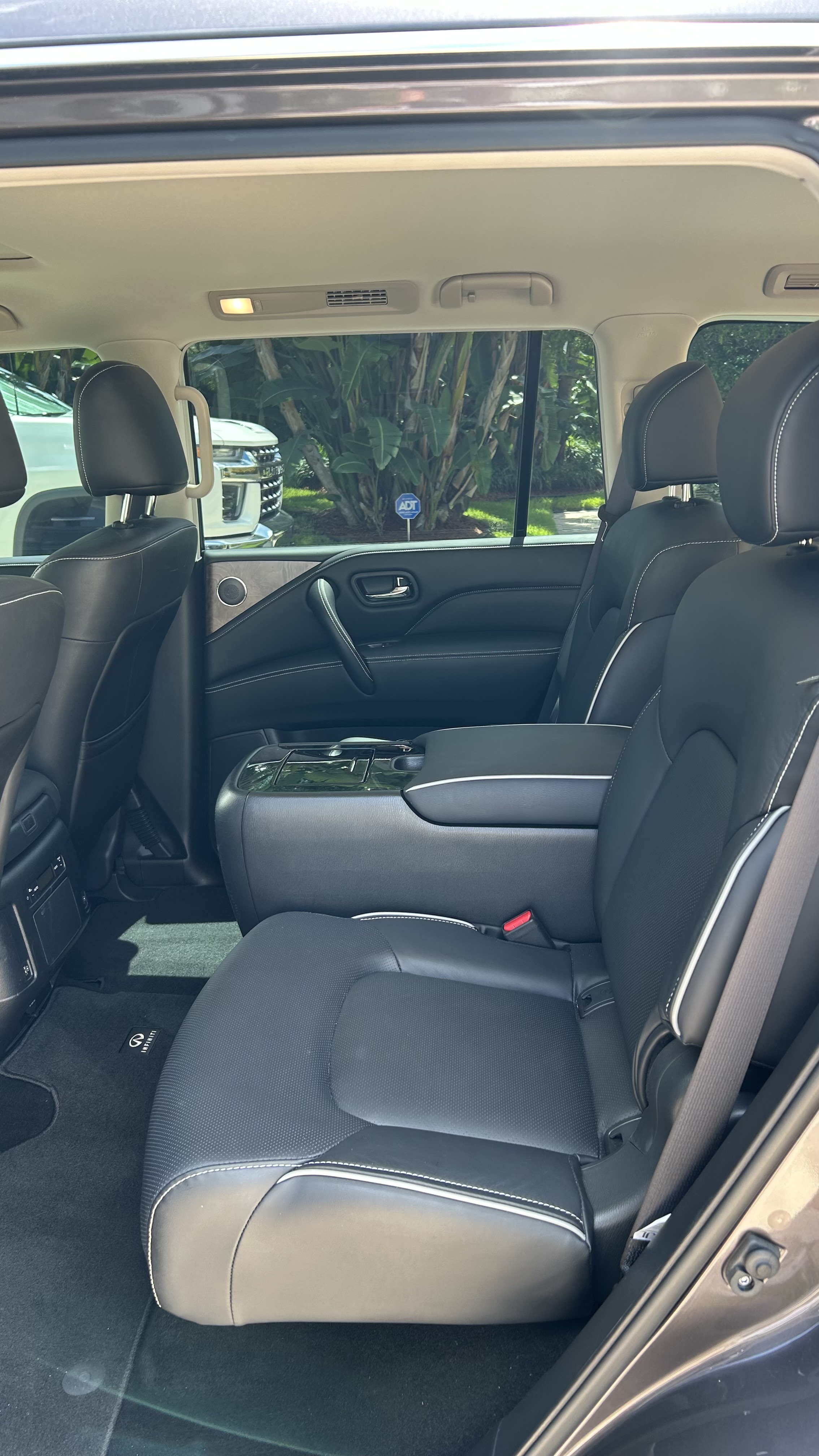 Used 2023 INFINITI QX80 Premium Select w/ Cargo Package AWD/4WD image 6