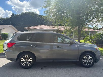 Used 2017 Nissan Pathfinder SL