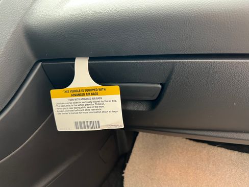 Used 2016 Ford Focus SE image 2