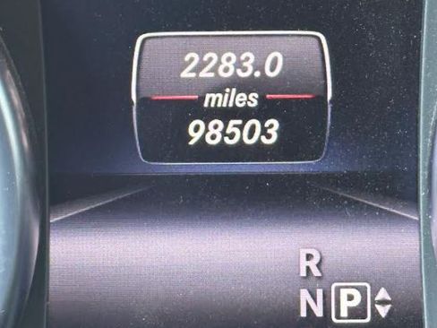 Used 2015 Mercedes-Benz GL 550 4MATIC image 29