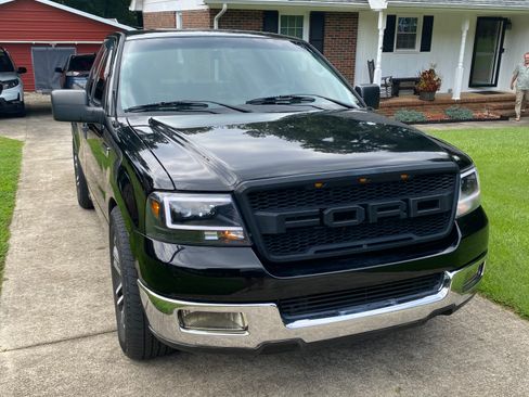 Used 2004 Ford F150 XLT image 4
