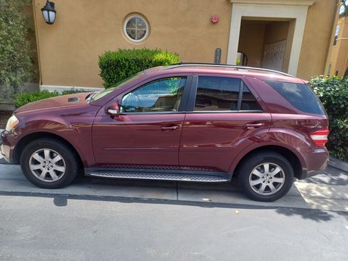 Used 2007 Mercedes-Benz ML 350 ML 350 Sport Utility 4D image 2