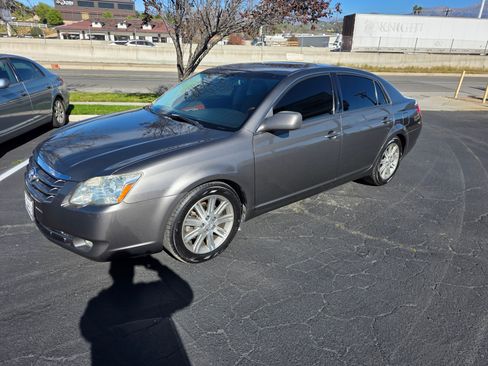 Used 2006 Toyota Avalon Limited image 2