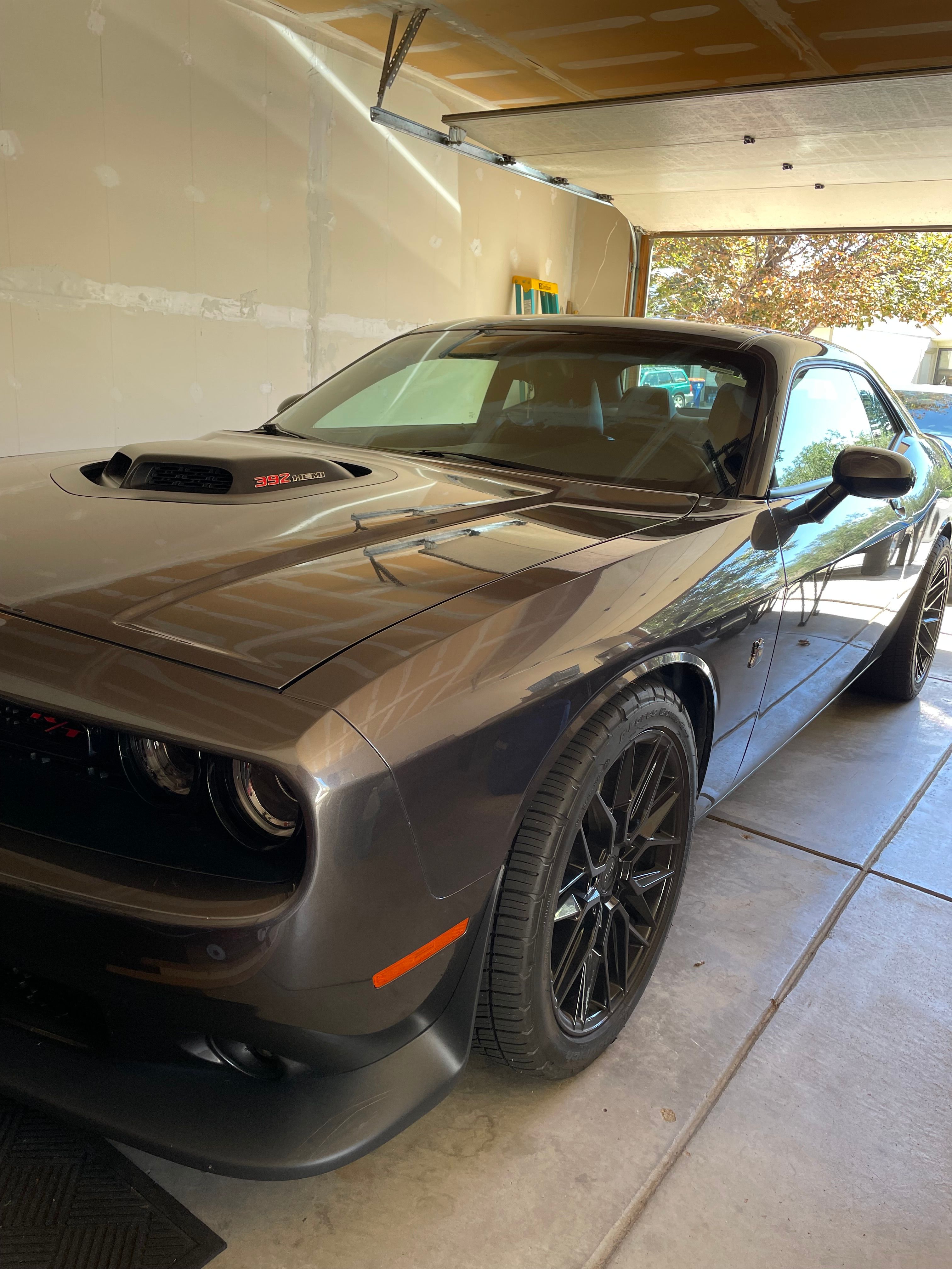 Used 2015 Dodge Challenger R/T Scat Pack RWD image 2