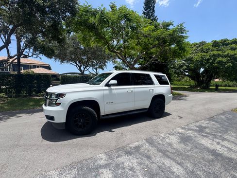 Used 2015 Chevrolet Tahoe LT RWD image 9