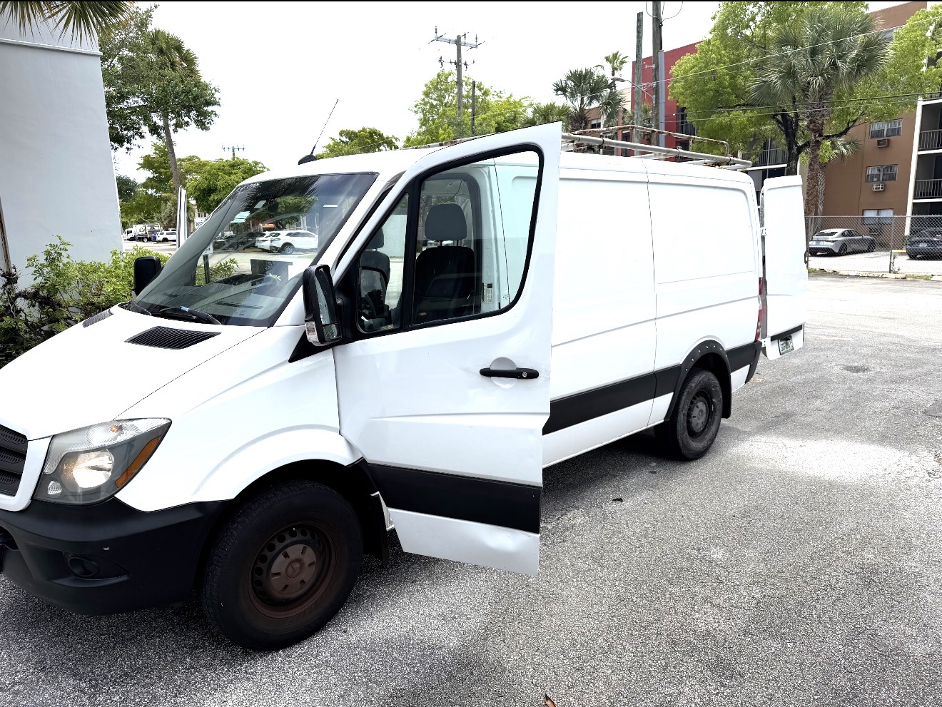 Used 2016 Mercedes-Benz Sprinter 2500 image 9