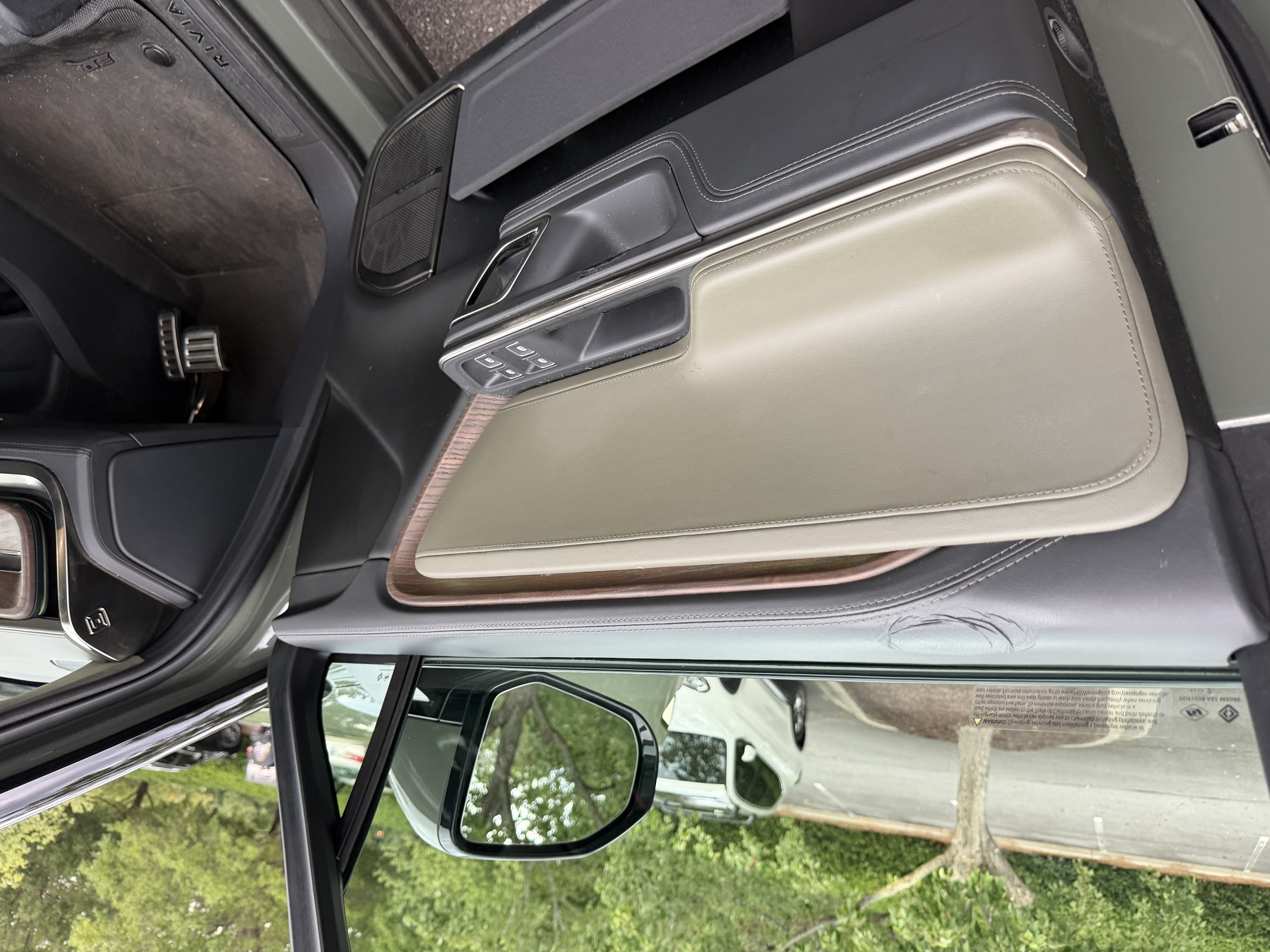 Used 2022 Rivian R1T Launch Edition AWD/4WD image 15