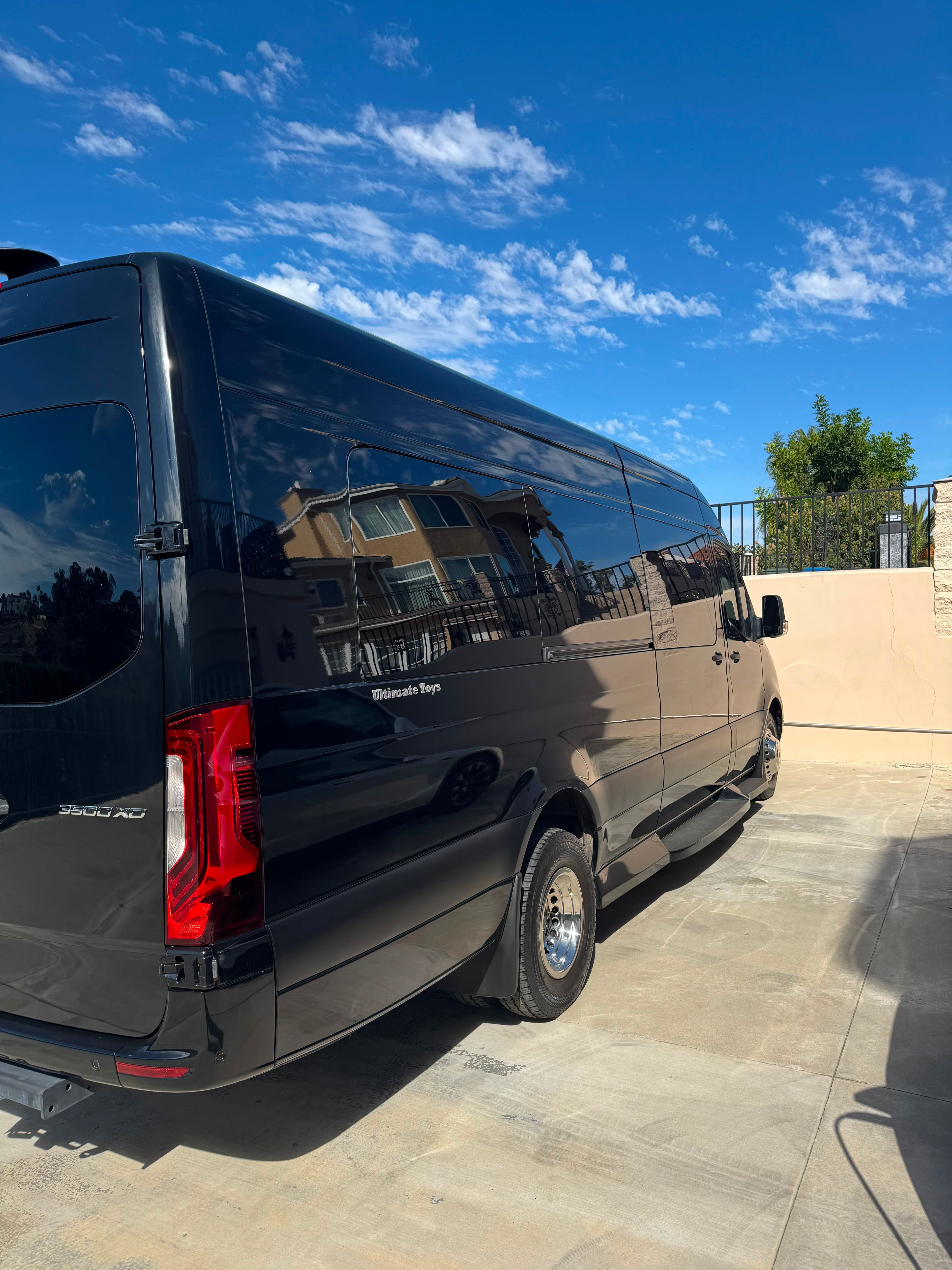Used 2023 Mercedes-Benz Sprinter 3500 image 2