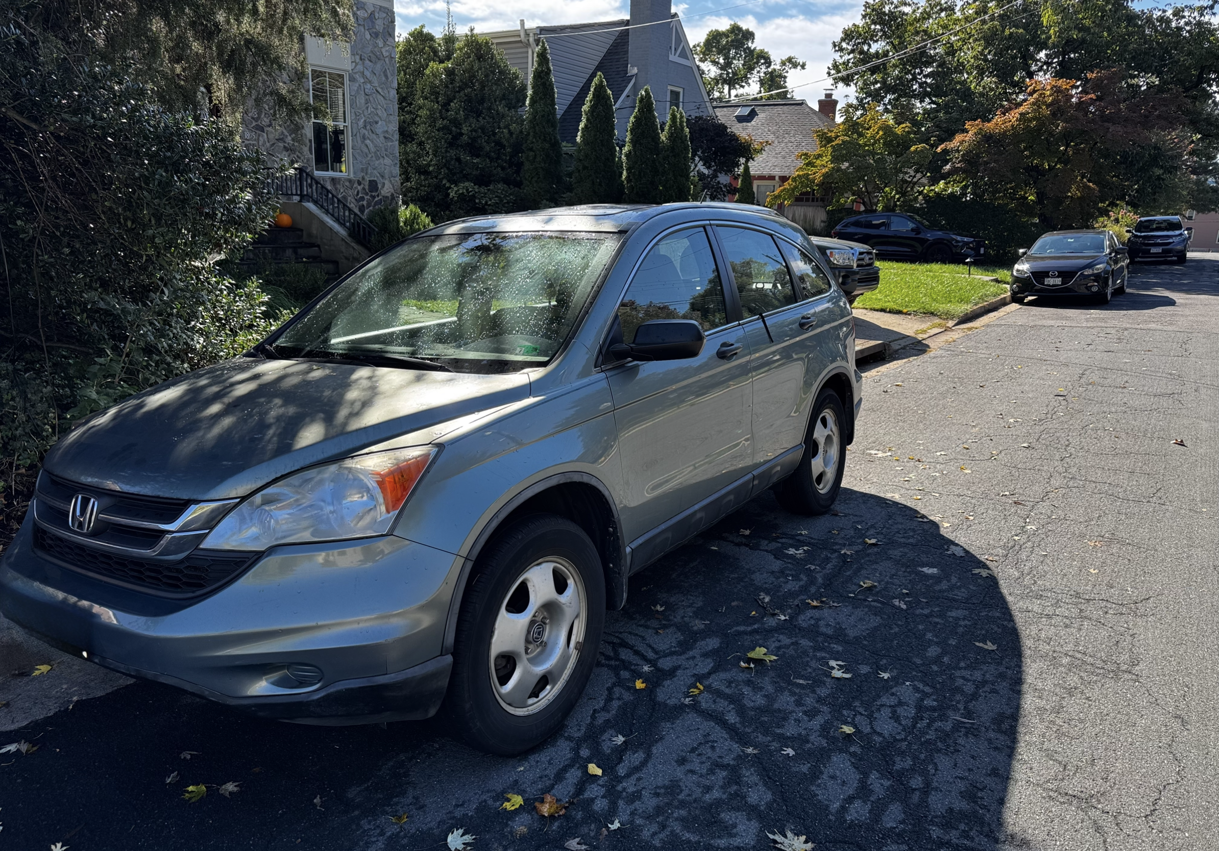 Used 2011 Honda CR-V LX image 1