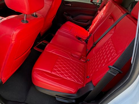 Used 2019 GMC Yukon SLE w/ SLE Value Package image 12